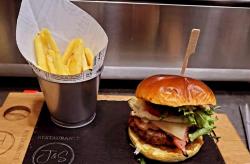 CAFETERÍA-RESTAURANTE J&S 